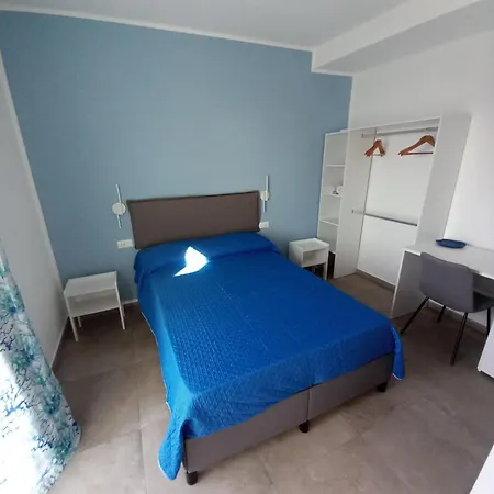 Holidays 4* Чефалу