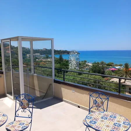 Holidays 4* Чефалу